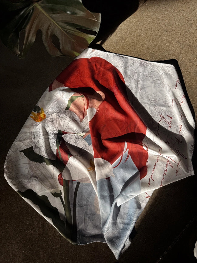 Todo Lo Que Soy Florece Scarf